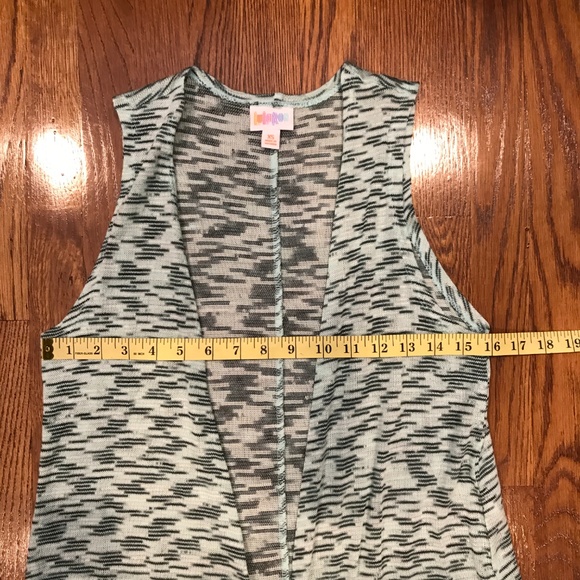 LuLaroe Joy Duster Mint Green Sz XS Cardigan Cute Boho Cochella Free Flow - Picture 3 of 7